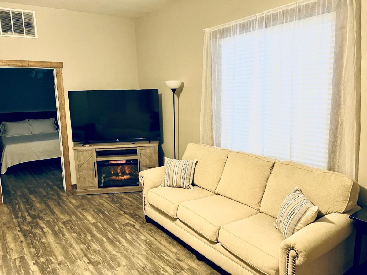 Modern Farmhouse 3 Bed, 2 Bath Apartment, Sleeps 7, Lots Of Space, Steps To Downtown, Honeywell & Eagles Theater Wabash Eksteriør bilde